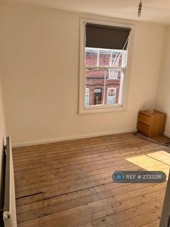 2 bedroom end of terrace house to rent, Falcon Grove, Nottingham, NG7