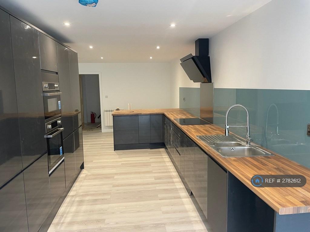 Large Kitchen
