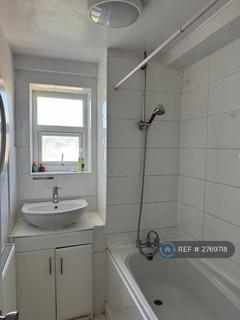 1 bedroom in a flat share to rent, West House Close, London, SW19