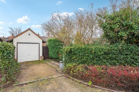 undefined, Village Close, Sherington, Newport Pagnell