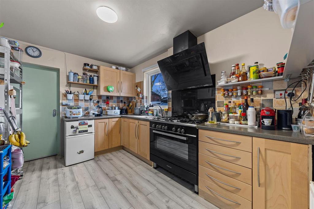13 Quantock Cres Web09.jpg