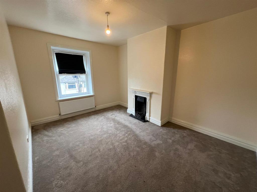 BEDROOM.jpeg