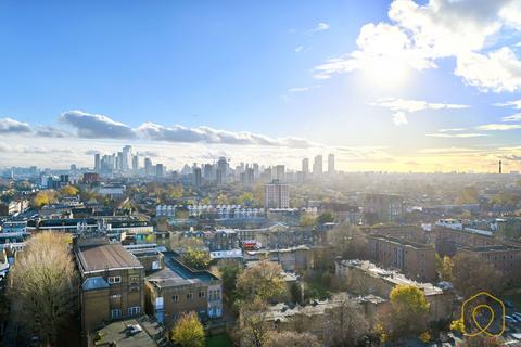 3 bedroom flat for sale, Kingsland High Street, London, E8