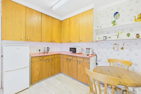 4 bedroom end of terrace house for sale, St. Leonards Road, Newton Abbot