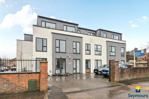 2 bedroom flat for sale, Worplesdon Road, Surrey GU2