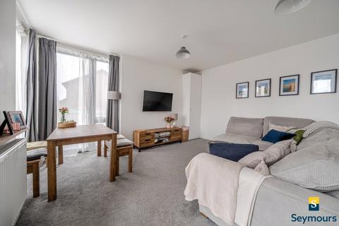 2 bedroom flat for sale, Worplesdon Road, Surrey GU2