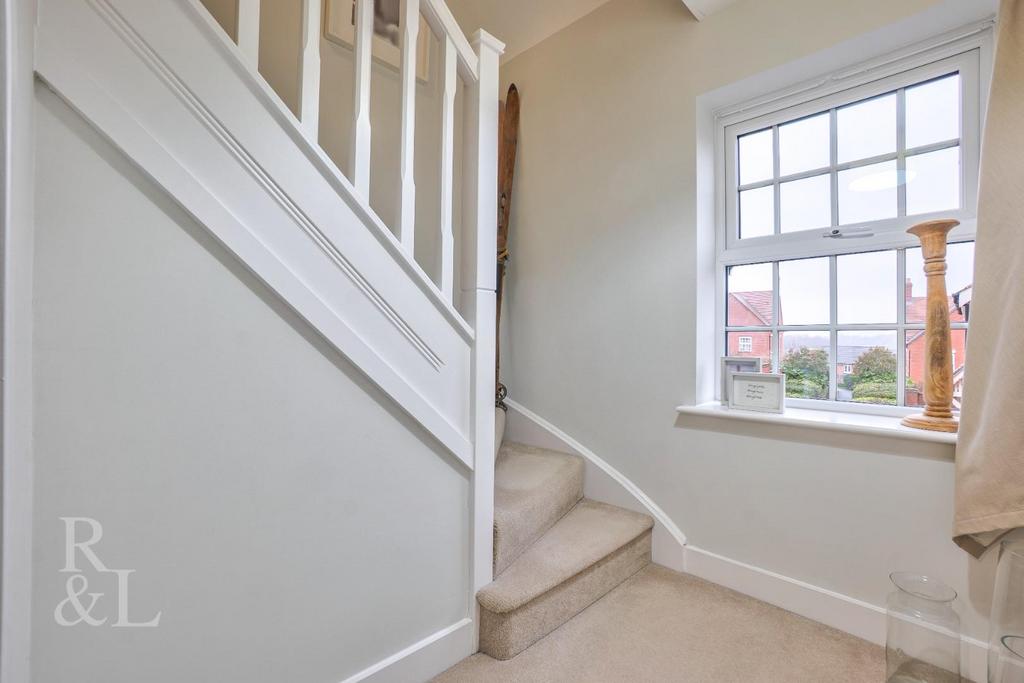 10 Glade Lane (12).jpg