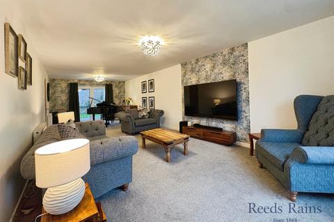 4 bedroom detached house for sale, Madeira Close, Tyne and Wear NE5