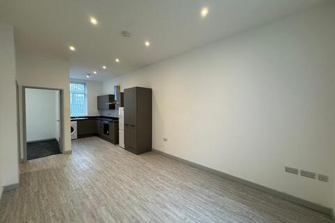 1 bedroom apartment to rent, Flat 2A, Huddersfield Road, Oldham, Lancashire, OL4