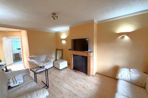 undefined, Ringway, Southall