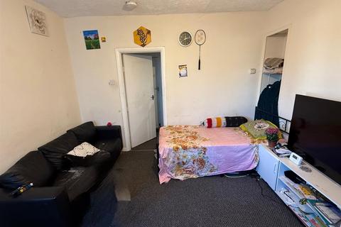 undefined, Livingstone Road, Southall