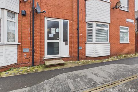 2 bedroom apartment for sale, Durham Court, Hull HU8