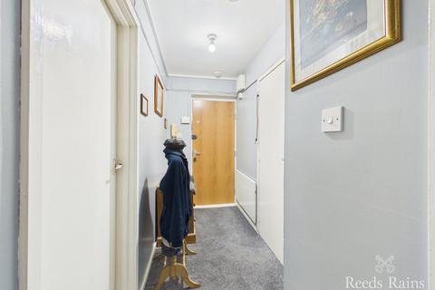 2 bedroom apartment for sale, Durham Court, Hull HU8