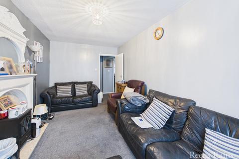 2 bedroom apartment for sale, Durham Court, Hull HU8