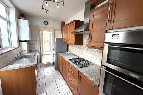 3 bedroom semi-detached house for sale, St. Leonards Gardens, Hounslow