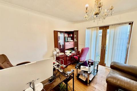 3 bedroom terraced house for sale, Allenby Road, Southall