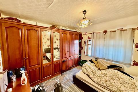 3 bedroom terraced house for sale, Allenby Road, Southall