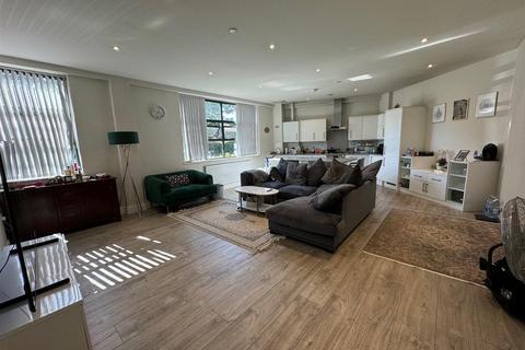 2 bedroom apartment for sale, Heron Drive, Slough
