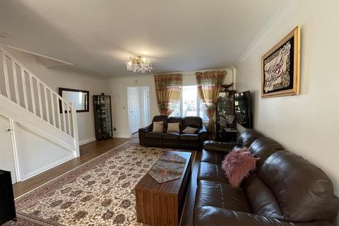 Cookham Close, Southall