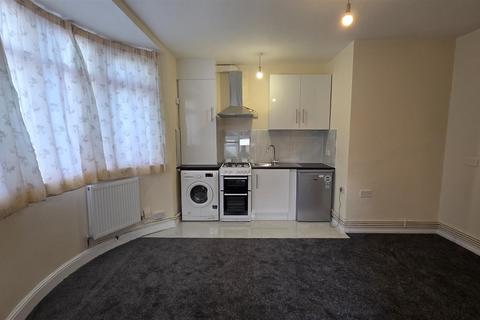 undefined, Greenford Road, Greenford