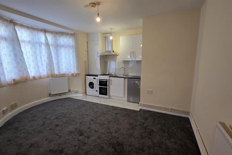 undefined, Greenford Road, Greenford