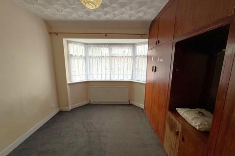 undefined, Burns Avenue, Southall