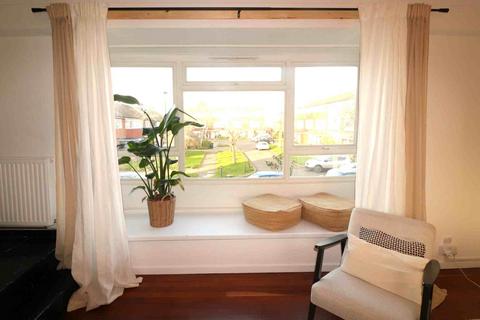 2 bedroom flat to rent, Beckett Walk/Penge