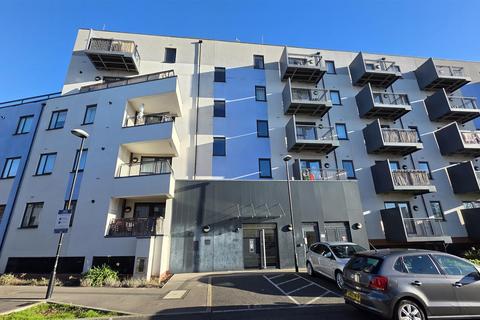 2 bedroom apartment to rent, Salisbury Road, Southall