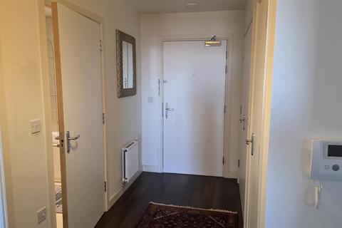 2 bedroom apartment to rent, Salisbury Road, Southall