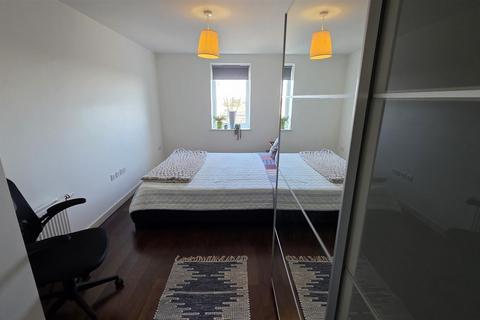 2 bedroom apartment to rent, Salisbury Road, Southall