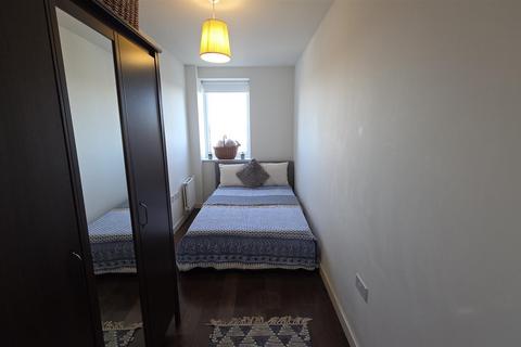 2 bedroom apartment to rent, Salisbury Road, Southall