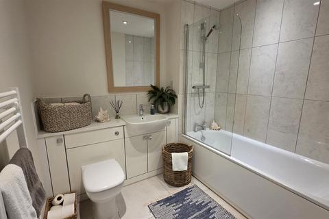 2 bedroom apartment to rent, Salisbury Road, Southall