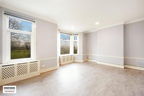 undefined, Forest Drive, London, E12