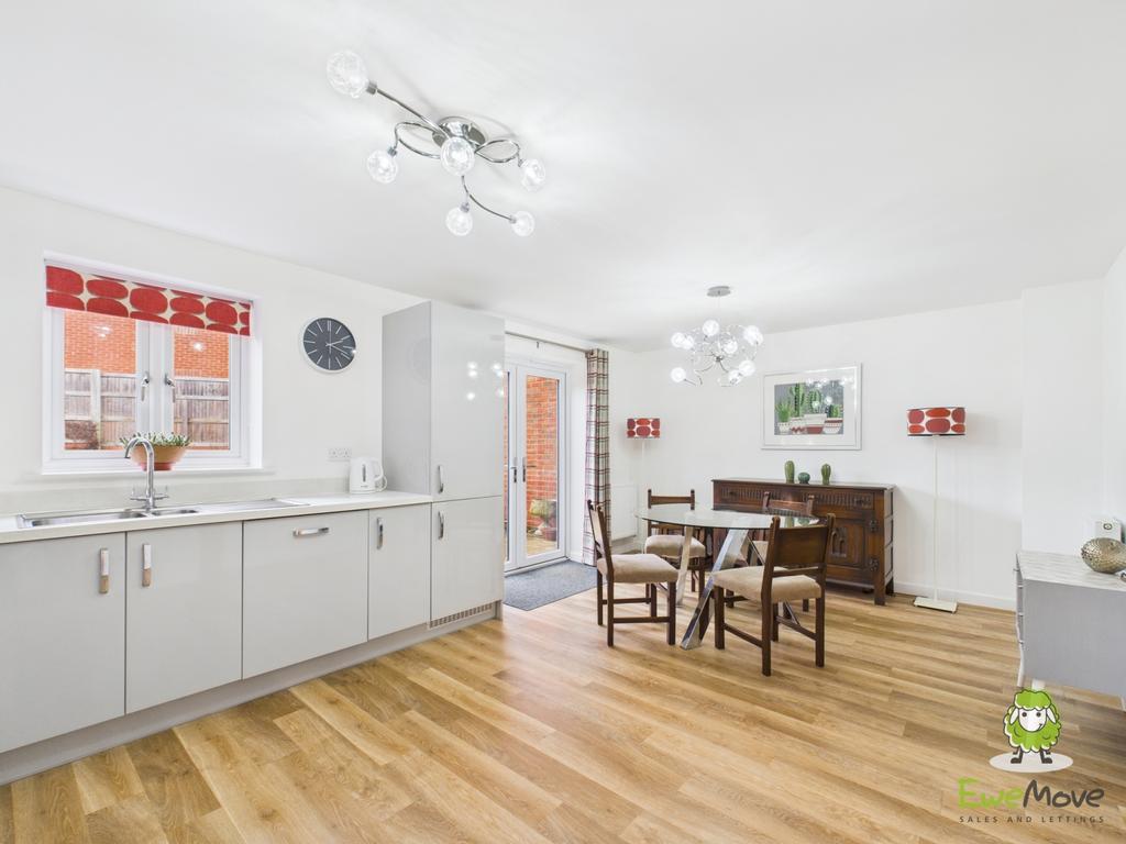 Ewe Move Basingstoke Estate Agents - Tubb Way - Kit