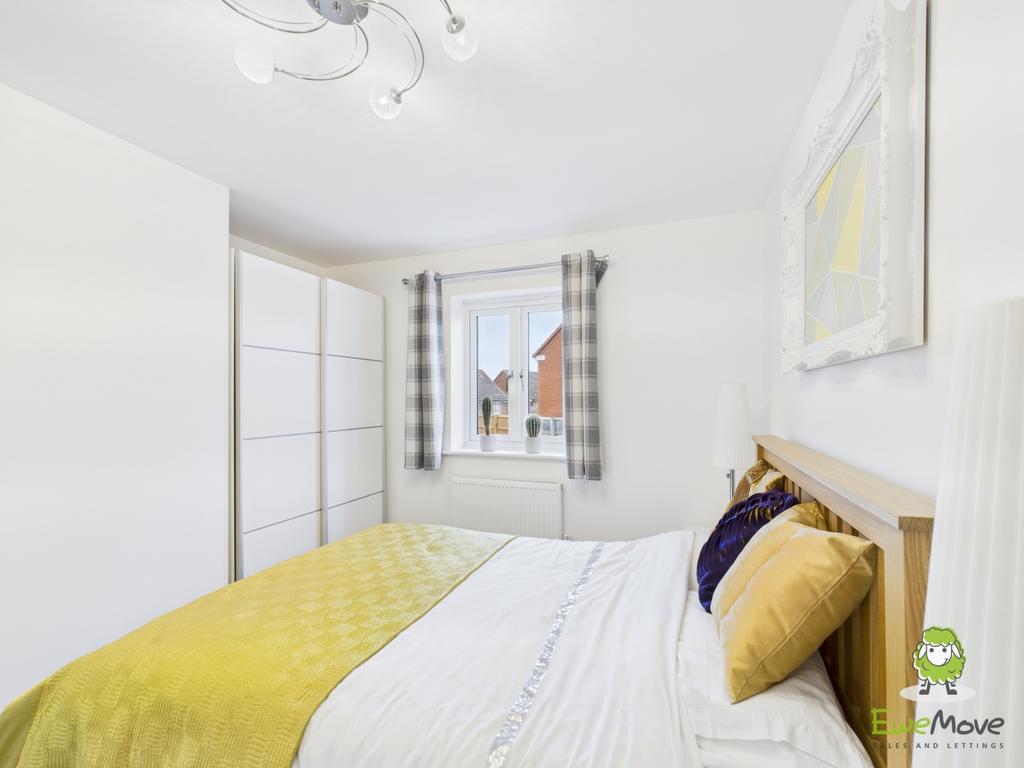 Ewe Move Basingstoke Estate Agents - Tubb Way - Bed