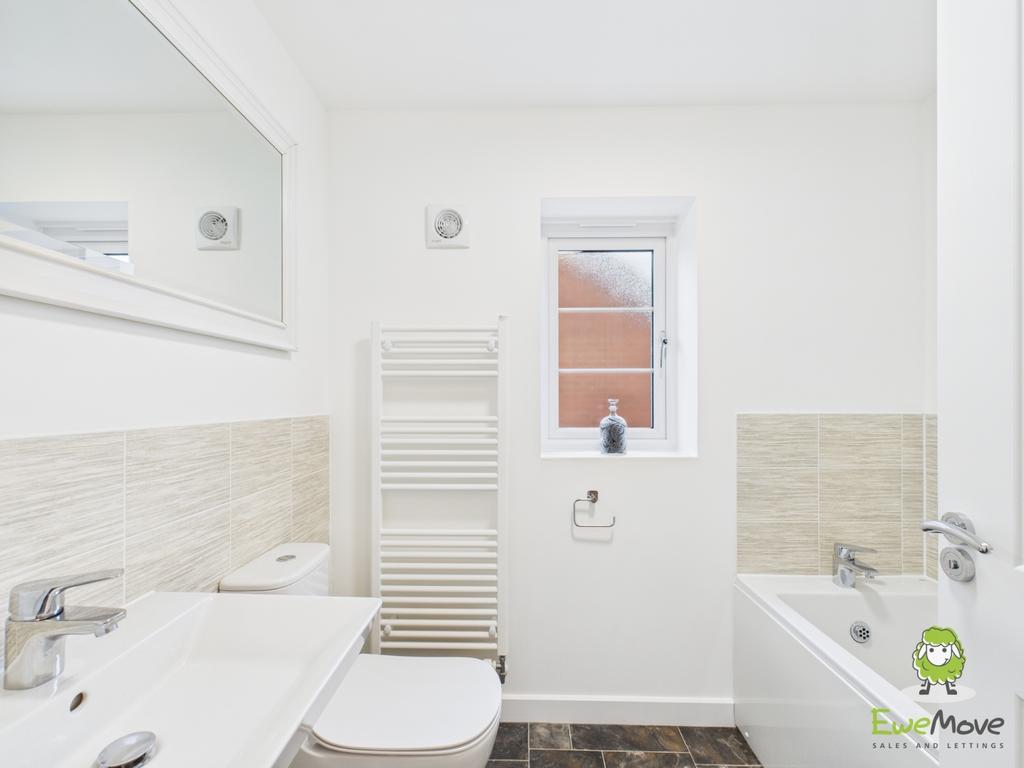 Ewe Move Basingstoke Estate Agents - Tubb Way - Bat