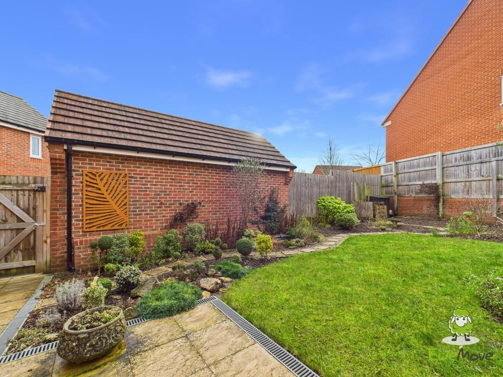 Ewe Move Basingstoke Estate Agents - Tubb Way - Gar