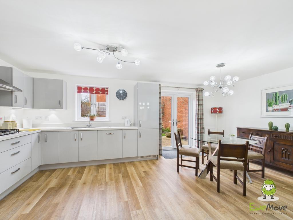 Ewe Move Basingstoke Estate Agents - Tubb Way - Kit