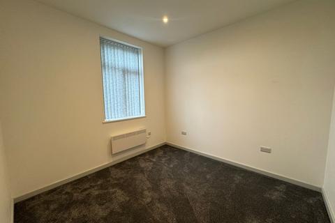 1 bedroom apartment to rent, Flat 2B, Huddersfield Road, Oldham, Lancashire, OL4
