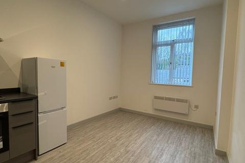 1 bedroom apartment to rent, Flat 2B, Huddersfield Road, Oldham, Lancashire, OL4