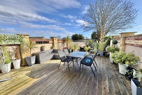 3 bedroom terraced house for sale, Douglas Close, Poole BH16