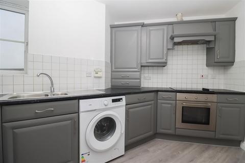2 bedroom flat to rent, Edgefield, West Allotment, Newcastle Upon Tyne