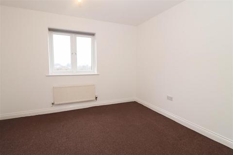 2 bedroom flat to rent, Edgefield, West Allotment, Newcastle Upon Tyne