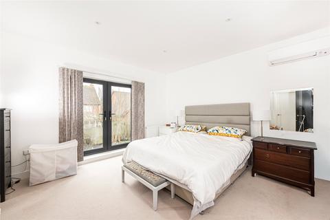 4 bedroom detached house for sale, Queensbury Lane, Monkston Park, Milton Keynes, Buckinghamshire, MK10