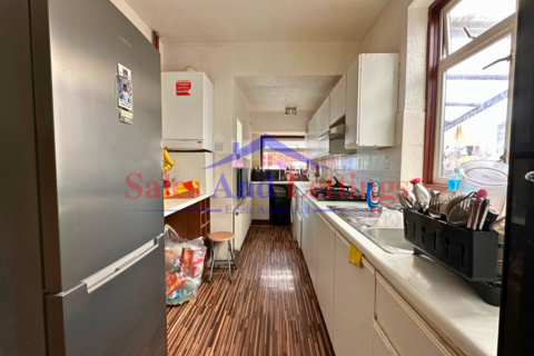 3 bedroom semi-detached house for sale, St. Michaels Crescent, Luton LU3