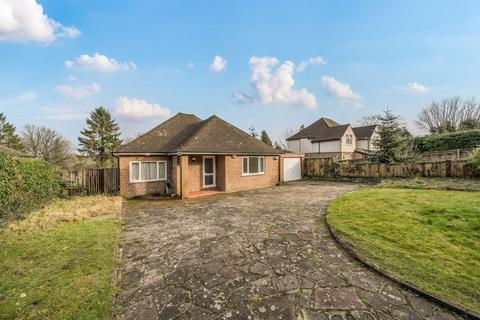 3 bedroom detached bungalow for sale, Tupwood Lane, Caterham CR3