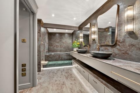 4 bedroom flat for sale, John Street, London