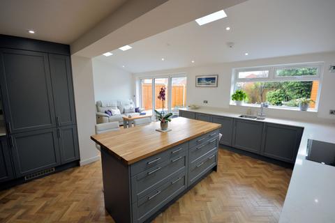 4 bedroom detached house for sale, Waytown Close, Canford Heath, Poole BH17