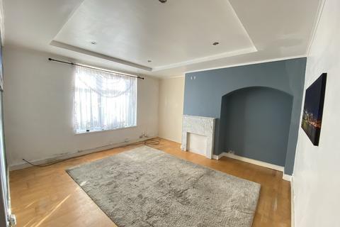 2 bedroom terraced house to rent, Wix Road, Dagenham RM9