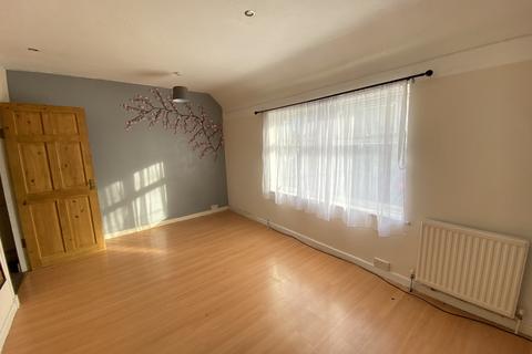 2 bedroom terraced house to rent, Wix Road, Dagenham RM9